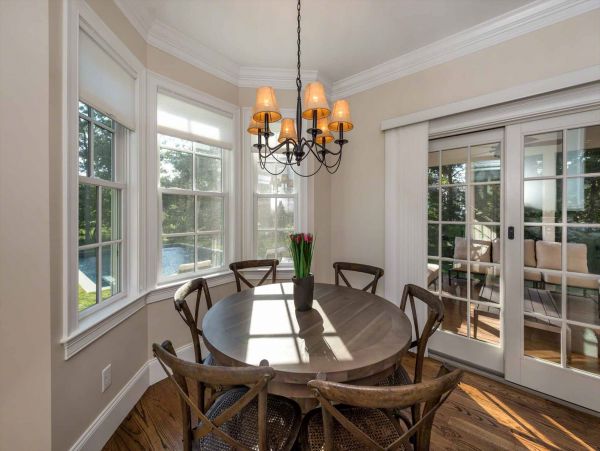 Cape Cod Home 994686