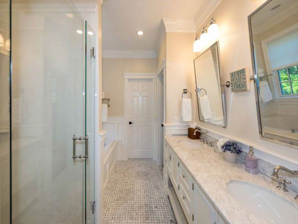 Cape Cod Home 994686