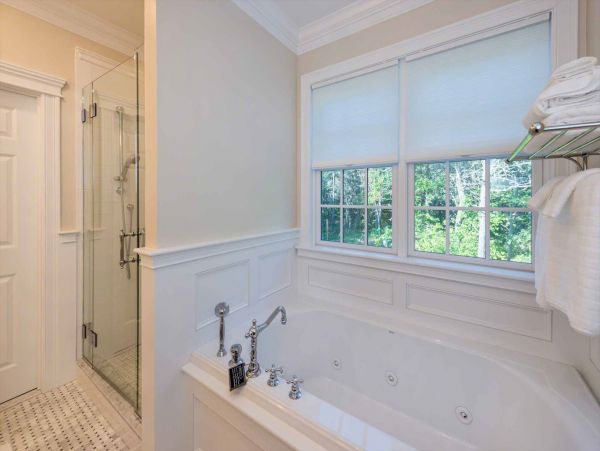 Cape Cod Home 994686