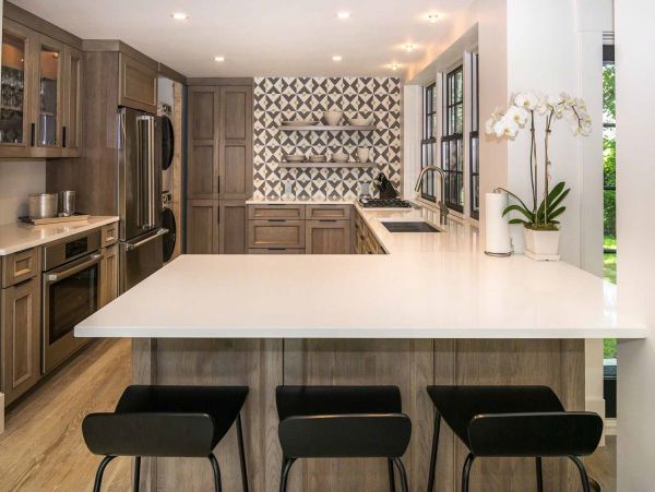 Cape Cod Home 994687