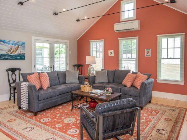 Cape Cod Home 994688