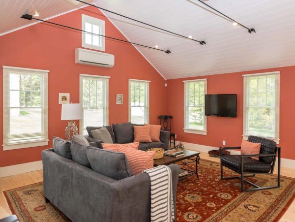 Cape Cod Home 994688