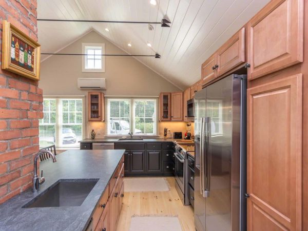 Cape Cod Home 994688