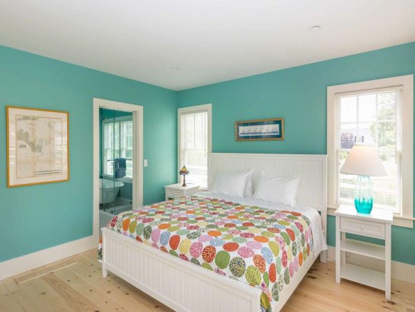 Cape Cod Home 994688