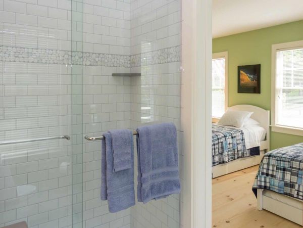Cape Cod Home 994688