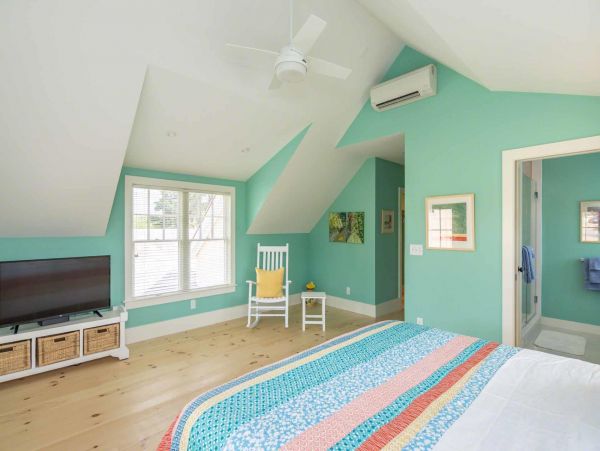 Cape Cod Home 994688