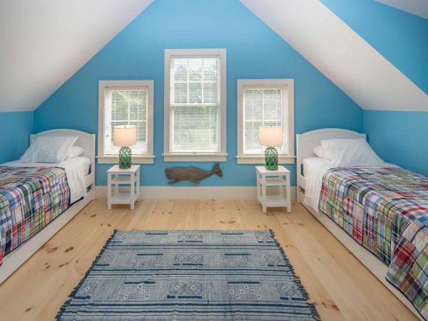 Cape Cod Home 994688