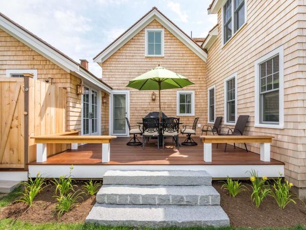 Cape Cod Home 994688