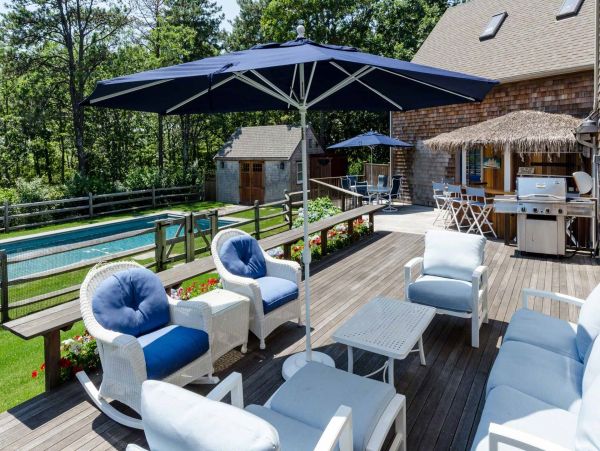 Cape Cod Home 994689