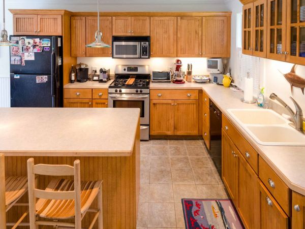 Cape Cod Home 994689