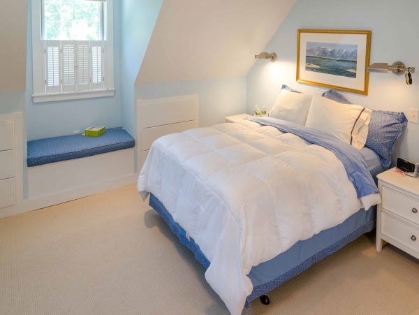 Cape Cod Home 994689