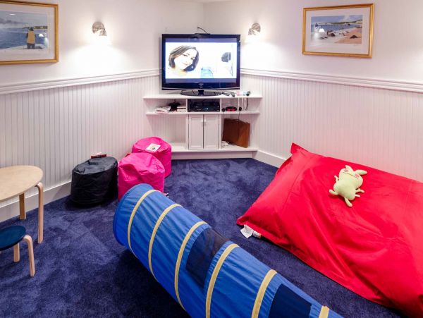 Cape Cod Home 994689