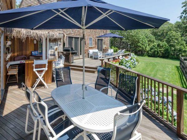 Cape Cod Home 994689
