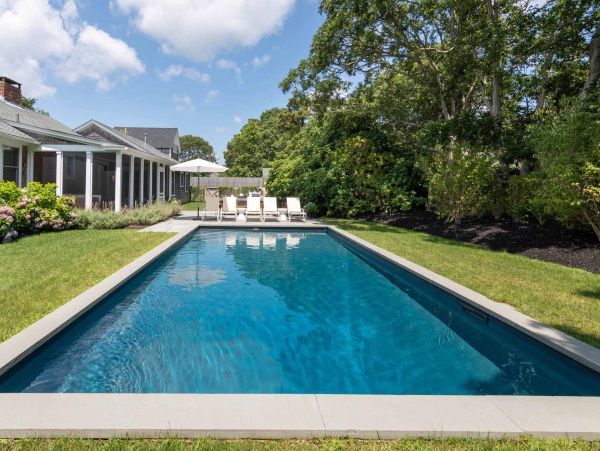 Cape Cod Home 994690