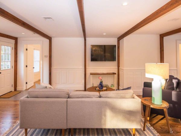 Cape Cod Home 994690