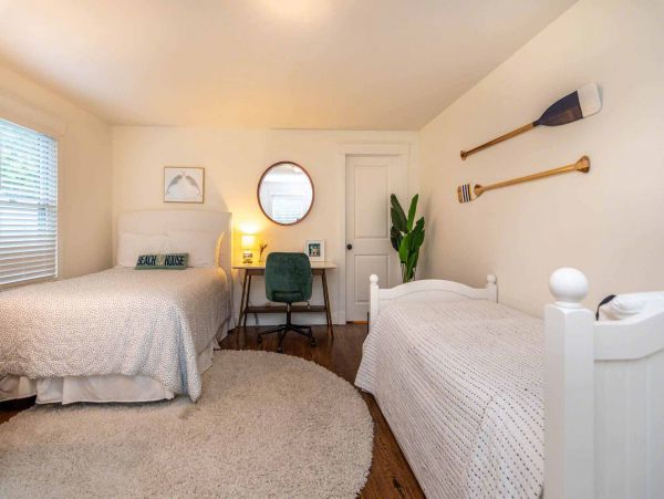 Cape Cod Home 994690