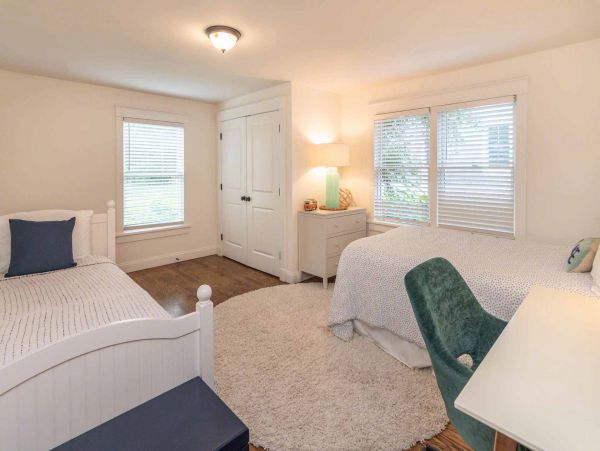 Cape Cod Home 994690