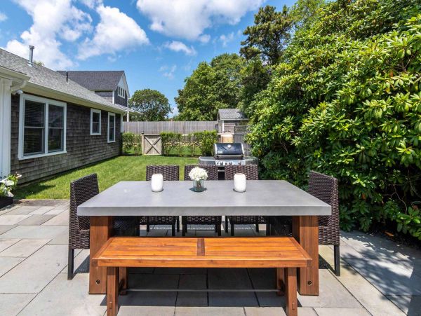 Cape Cod Home 994690