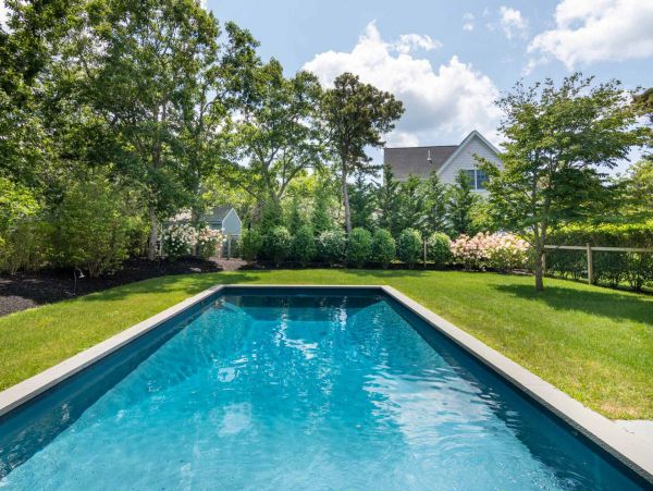 Cape Cod Home 994690