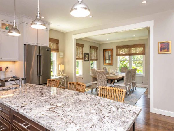 Cape Cod Home 994691
