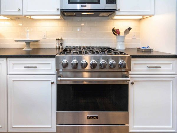 Cape Cod Home 994691