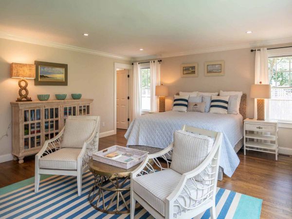 Cape Cod Home 994691