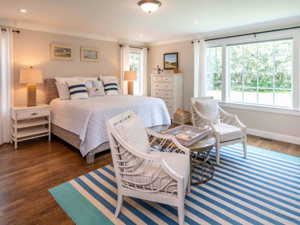 Cape Cod Home 994691