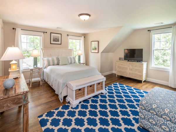 Cape Cod Home 994691