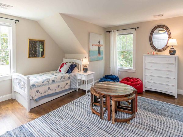 Cape Cod Home 994691