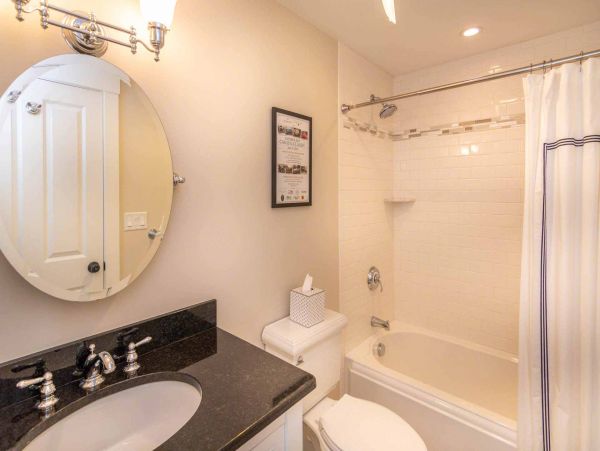 Cape Cod Home 994691