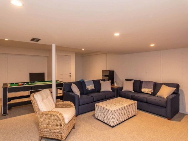 Cape Cod Home 994691