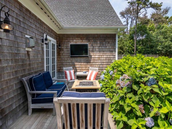 Cape Cod Home 994691