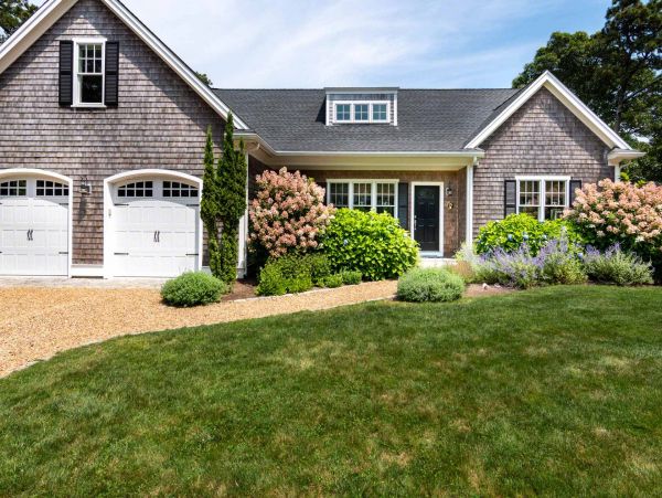 Cape Cod Home 994691