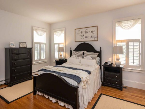 Cape Cod Home 994692