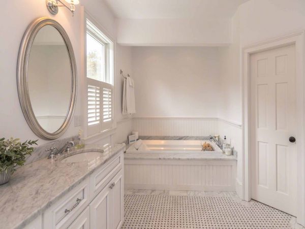 Cape Cod Home 994692