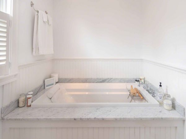 Cape Cod Home 994692