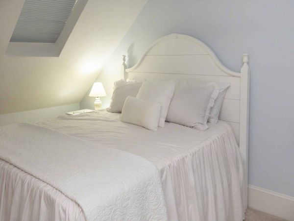Cape Cod Home 994692