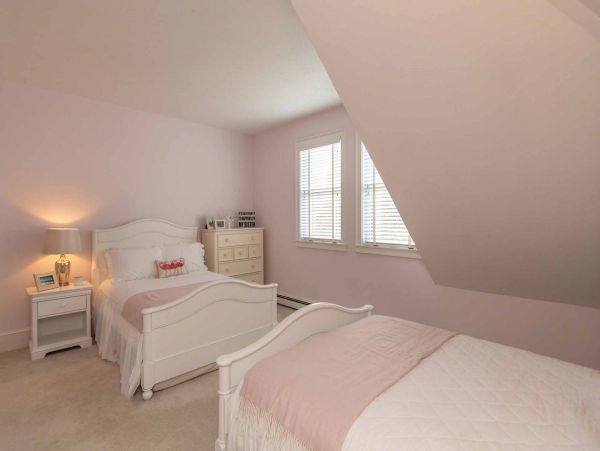 Cape Cod Home 994692