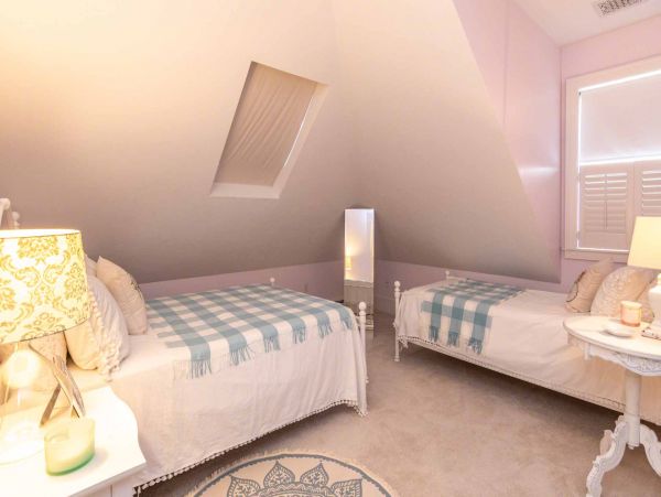 Cape Cod Home 994692