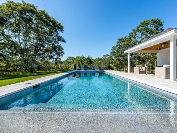 Cape Cod Home 994694