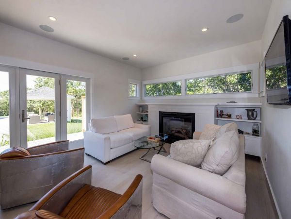 Cape Cod Home 994694