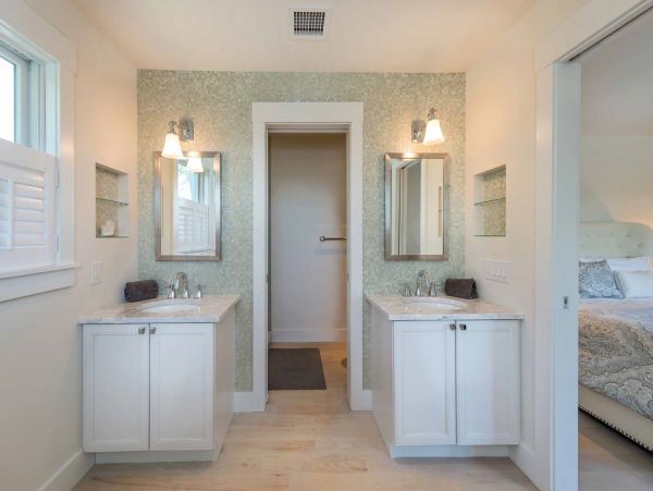 Cape Cod Home 994694