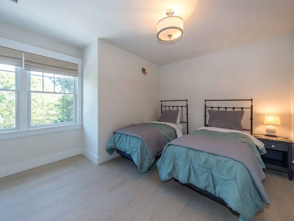 Cape Cod Home 994694