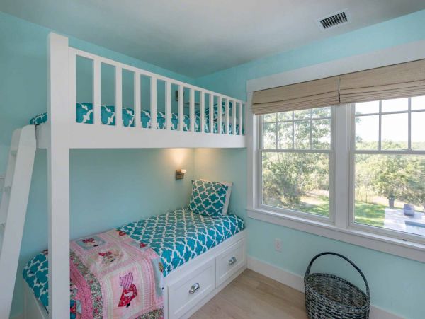 Cape Cod Home 994694