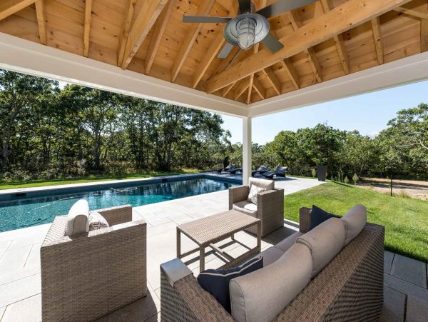 Cape Cod Home 994694