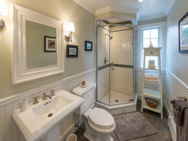 Cape Cod Home 994695