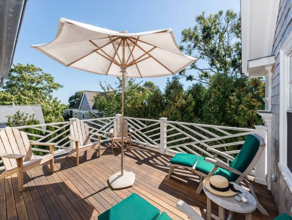 Cape Cod Home 994696