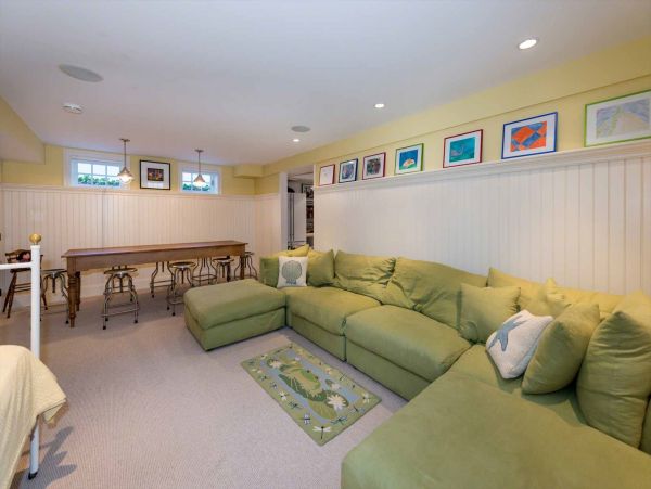 Cape Cod Home 994696