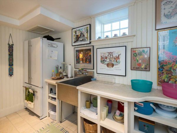 Cape Cod Home 994696