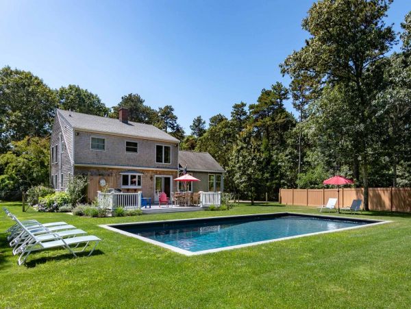 Cape Cod Home 994698